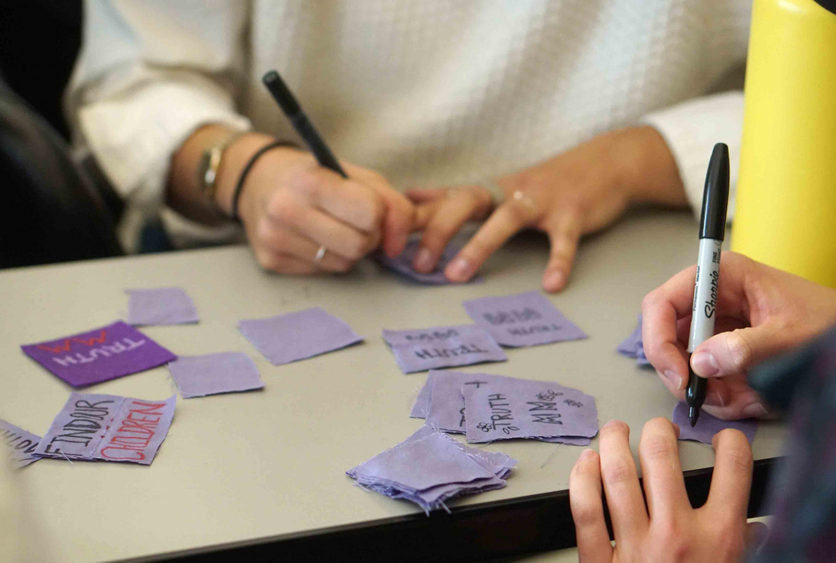 Students crafting in support of the Mohawk Mothers | News - Vimarsana News