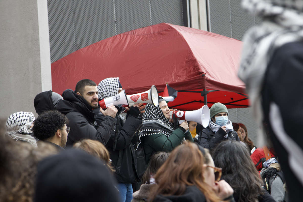 Students picket Legault's office against tuition hikes - Vimarsana News
