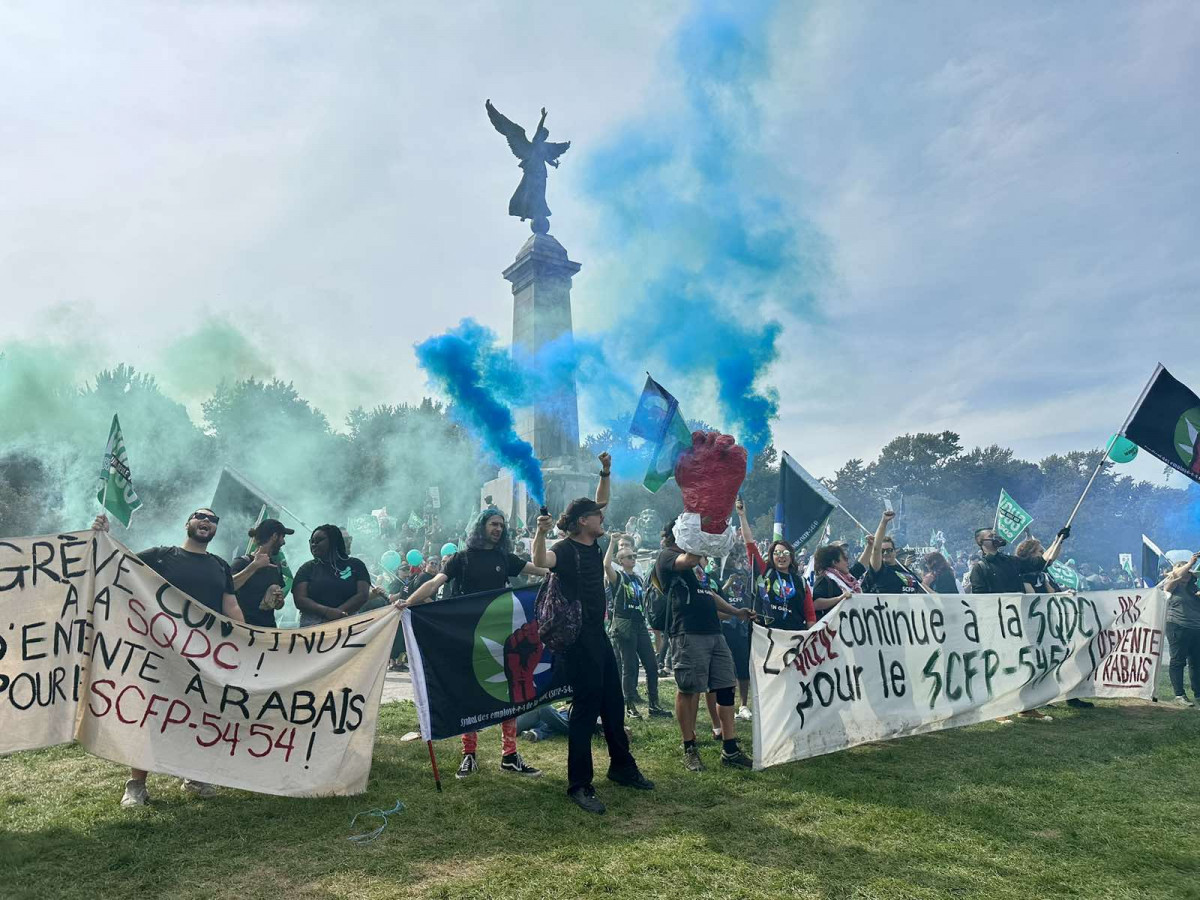 thousands-of-public-service-workers-demand-better-working-conditions